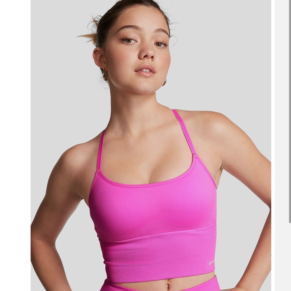 ✨NWT Victoria’s Secret PINK Seamless Lightly Lined Sports Bra